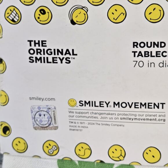 Smiley World Round Tablecloth 70" White Multi Color Flower Power Smileys Retro - Picture 5 of 5